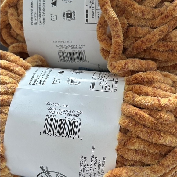 Chenille Home Heather-2 pkg
Size 87 yds each
Color:mustard
NWT - Picture 3 of 4